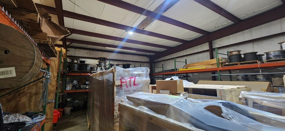 More Photos Of 7810 Sears Blvd, Pensacola Warehouse For Lease