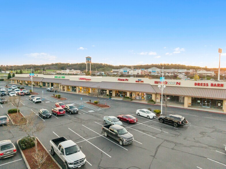 More Photos Of 1699-1981 State Highway 273, Anderson Supermarket For Sale