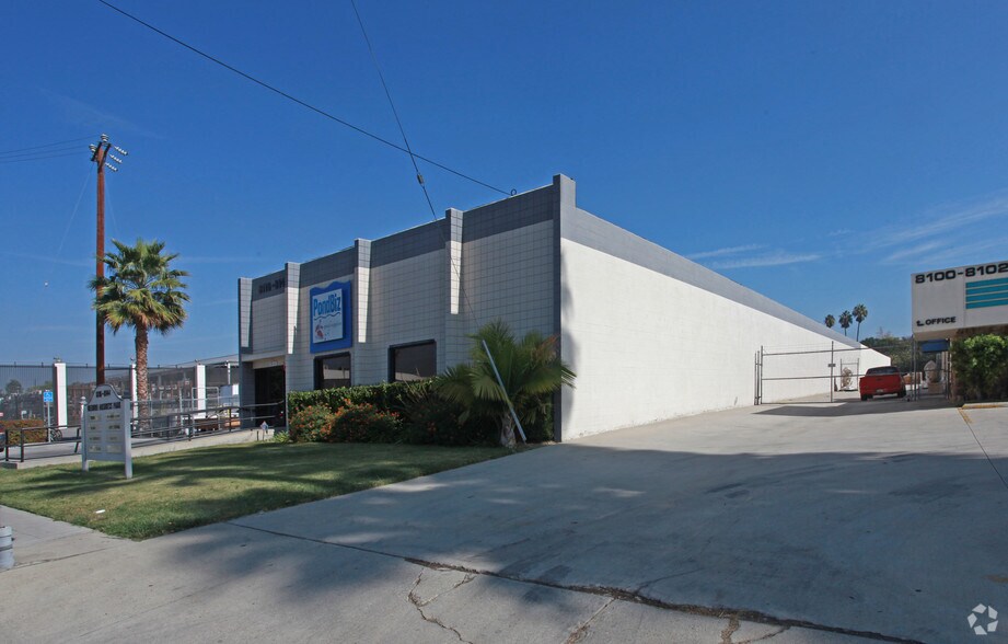 More Photos Of 8116-8144 Deering Ave, Canoga Park Warehouse For Lease
