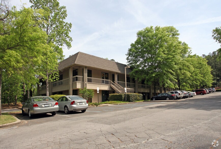 More Photos Of 2 Riverchase Office Plz, Birmingham Office For Lease