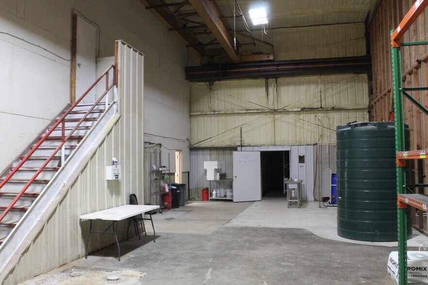 More Photos Of 507 48th St, Woodward Warehouse For Sale