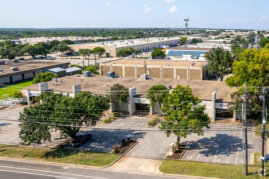 More Photos Of 2007 Kramer Ln, Austin General Retail For Lease