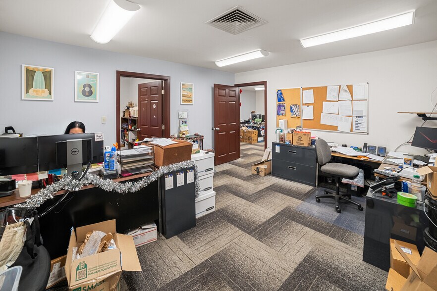 More Photos Of 4004 Rice St, Lihue Warehouse For Sale