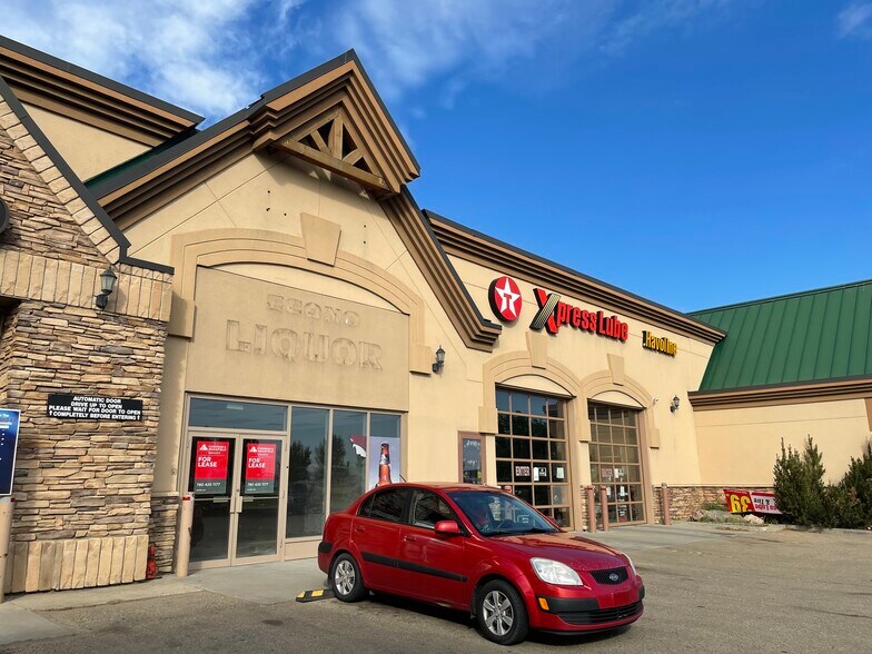 More Photos Of 411 Airport Rd E, Leduc County Storefront For Lease