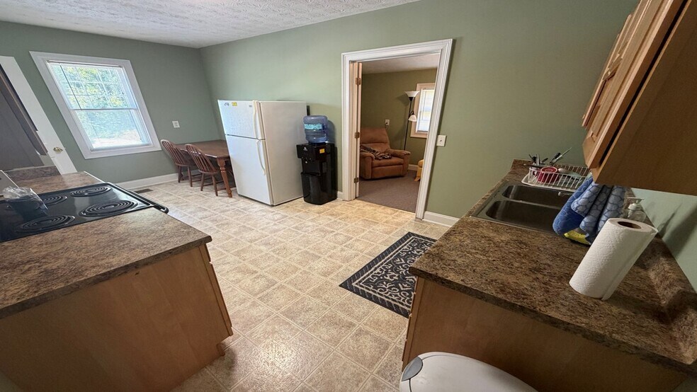 More Photos Of 5659 Old Dahlonega Hwy, Murrayville Office Residential For Lease