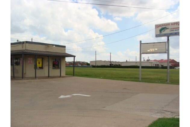 More Photos Of 710 E IH 30, Garland Freestanding For Lease