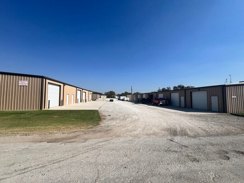 More Photos Of 11975 Cleveland Gibbs Rd, Roanoke Industrial For Lease