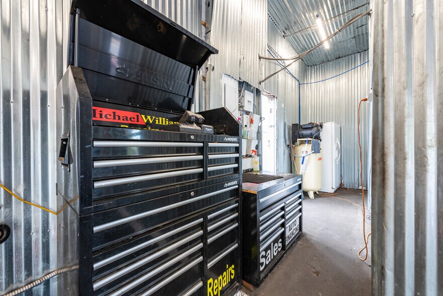 More Photos Of 2501 Sanford Ave, Sanford Auto Repair For Sale