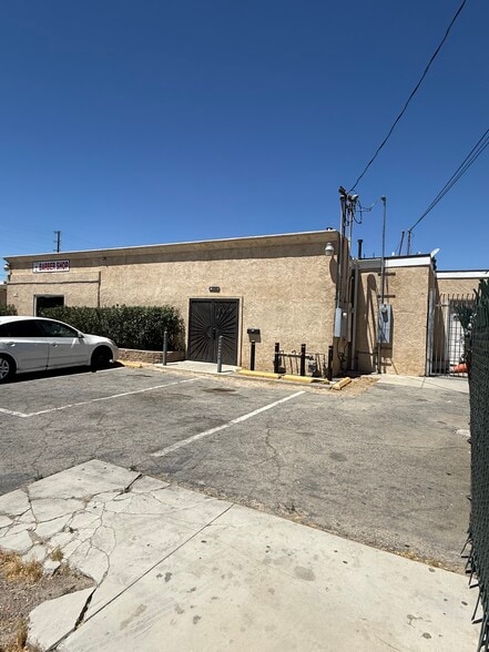 More Photos Of 101 W Avenue I, Lancaster Restaurant For Sale