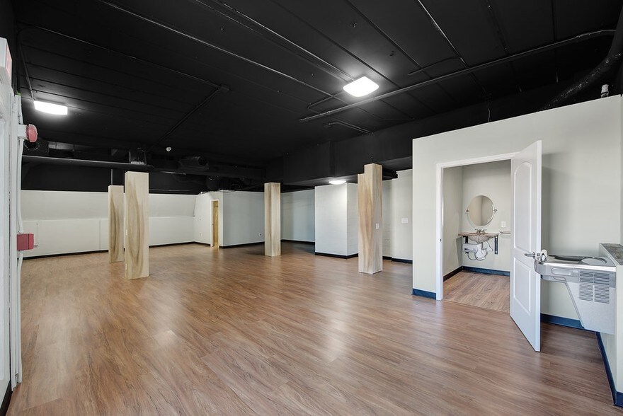 More Photos Of 2701 W Okeechobee Blvd, West Palm Beach Office For Sale