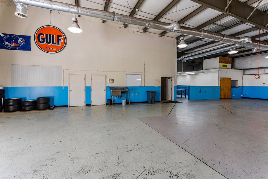 More Photos Of 205 Bourne Blvd, Savannah Warehouse For Sale