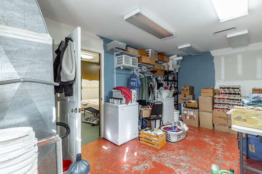 More Photos Of 15781 Rankin Ave, Dunlap Freestanding For Sale