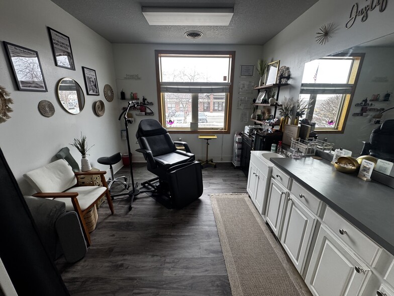 Primary Photo Of 5051 E University Ave, Pleasant Hill Freestanding For Sale