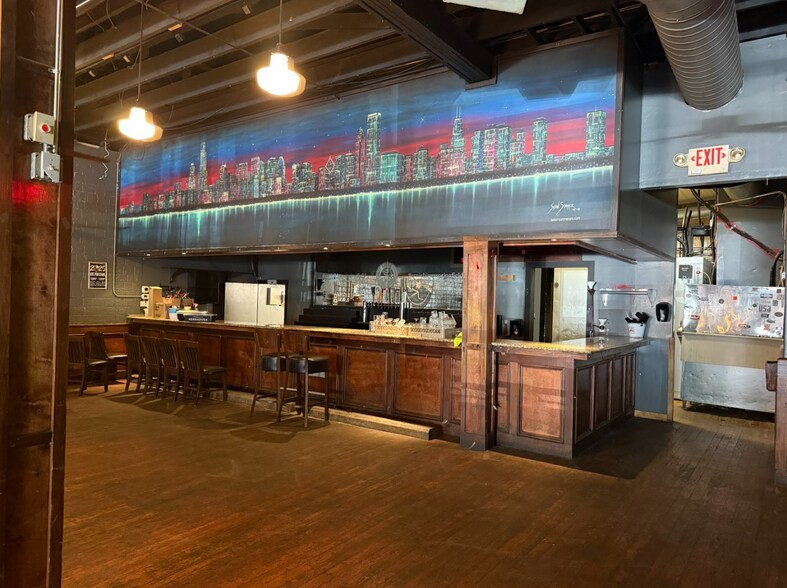 More Photos Of 312 South Ave, Springfield Bar For Lease