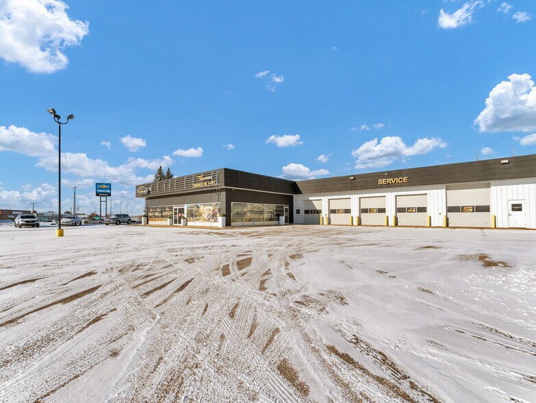 Primary Photo Of 1276 Trans Canada Way SE, Medicine Hat Showroom For Sale