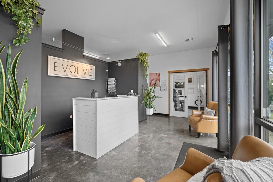 More Photos Of 1714 S 2nd St, Mount Vernon Office For Lease
