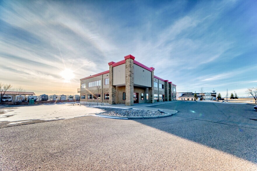 Primary Photo Of 16 Commercial Dr, Calgary Warehouse For Lease