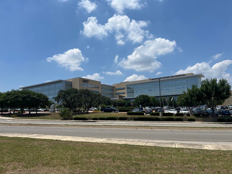 More Photos Of 1314 E Sonterra Blvd, San Antonio Office For Sale