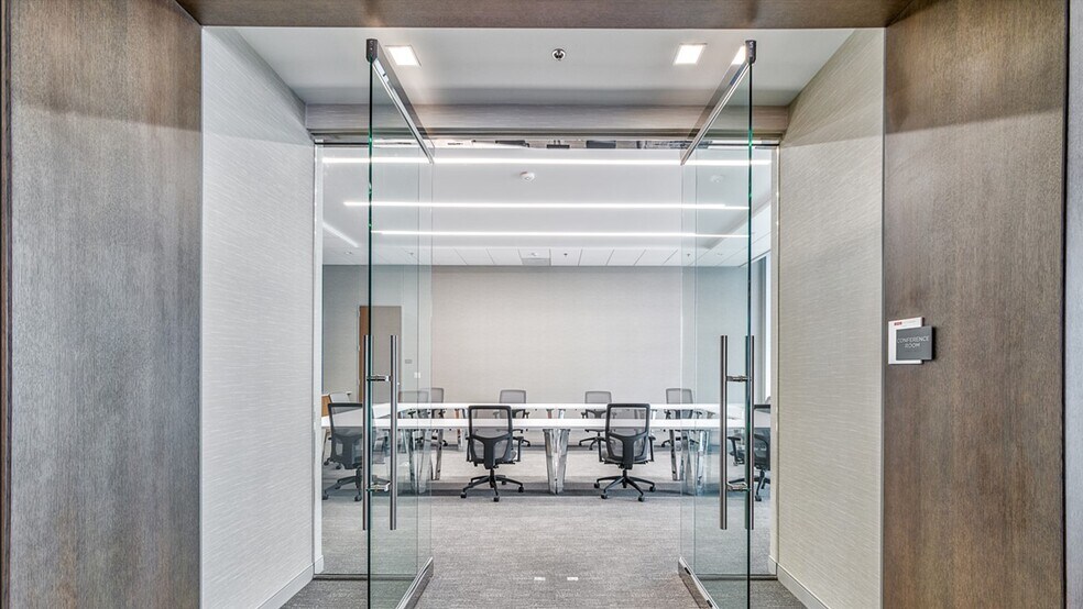 More Photos Of 900 W Bethany Dr, Allen Office For Lease