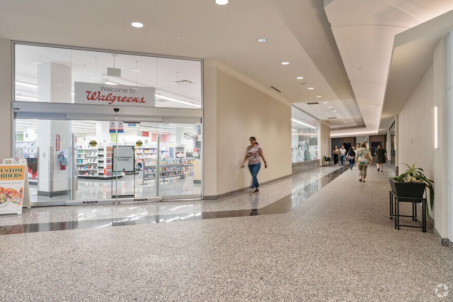 More Photos Of 651 Nicollet Mall, Minneapolis Office For Sale