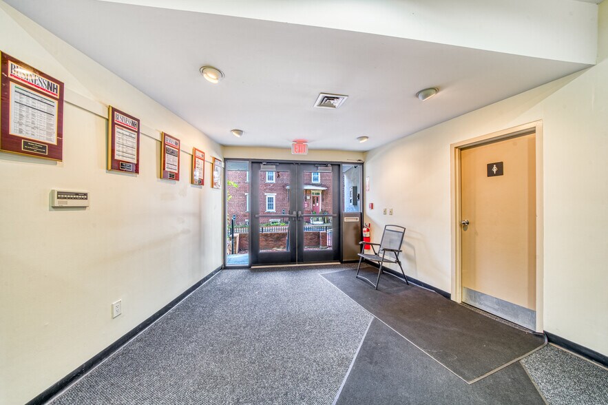 More Photos Of 99 Middle St, Manchester Office Residential For Sale