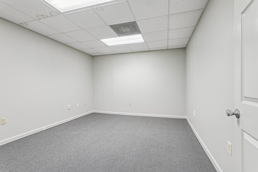 More Photos Of 1616 L And A Rd, Metairie Office For Lease