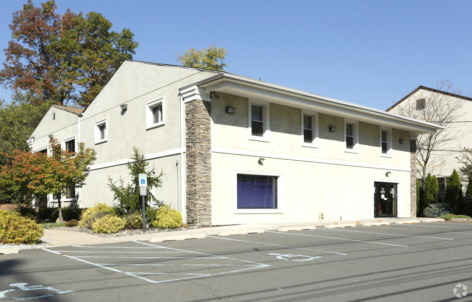 Primary Photo Of 180-184 State Route 27, Edison Medical For Lease