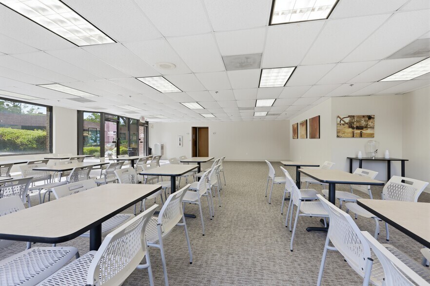 More Photos Of , Jacksonville Office For Sale