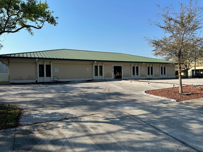 More Photos Of 325 Scarlett Blvd, Oldsmar Warehouse For Sale