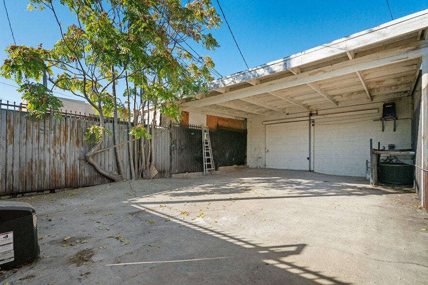 More Photos Of 5010 E Olympic Blvd, Los Angeles Warehouse For Sale