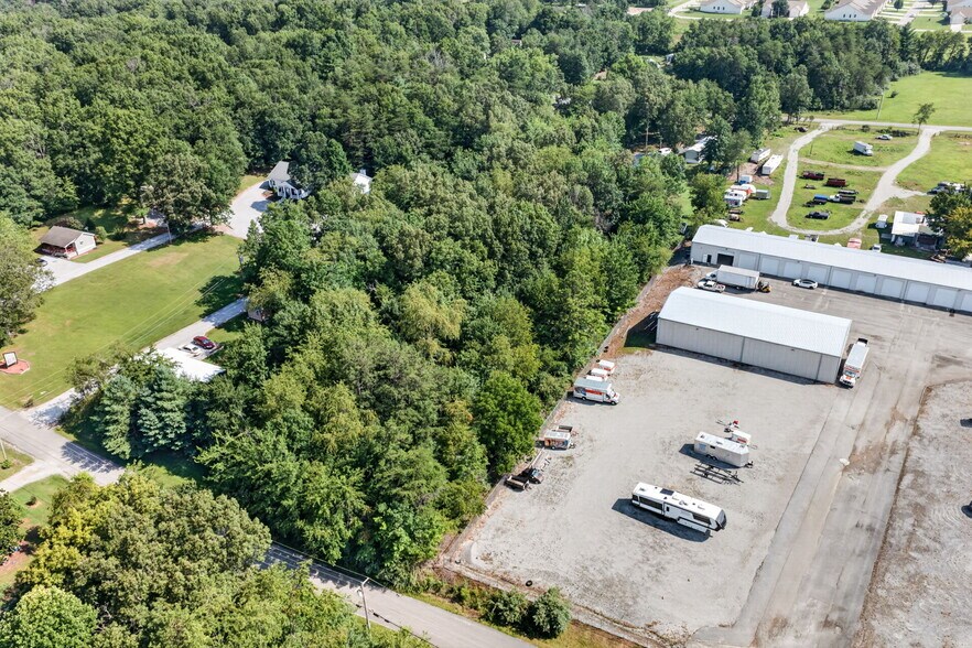 More Photos Of 110 Woodlands Cir, Crossville Self Storage For Sale