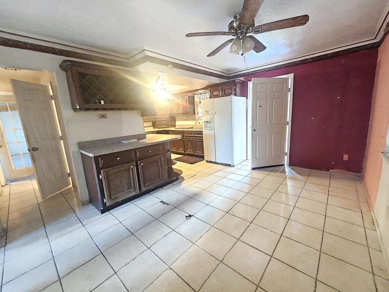 More Photos Of 2131 Campbell Rd, Houston Schools For Sale