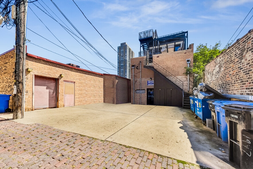 More Photos Of 1950 N Sedgwick St, Chicago Storefront Retail Residential For Sale