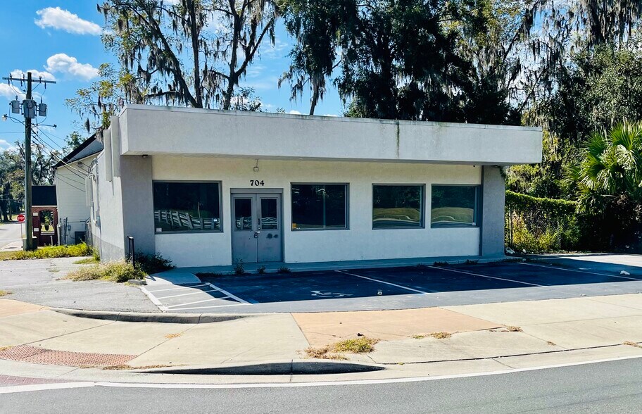 Primary Photo Of 704 SW Broadway St, Ocala Convenience Store For Lease