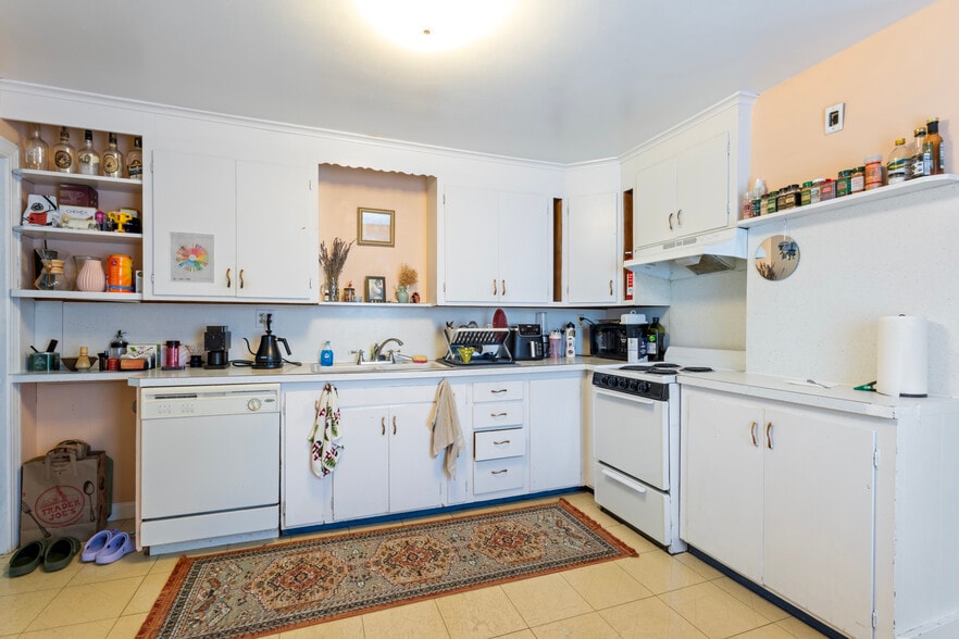 More Photos Of 176 Williams St, Providence Apartments For Sale