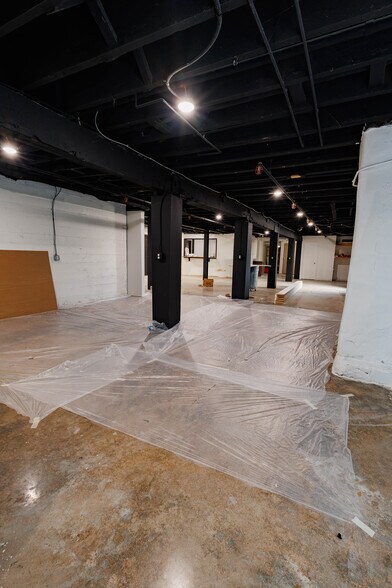 More Photos Of 21 W Mountain St, Fayetteville Storefront Retail Office For Lease