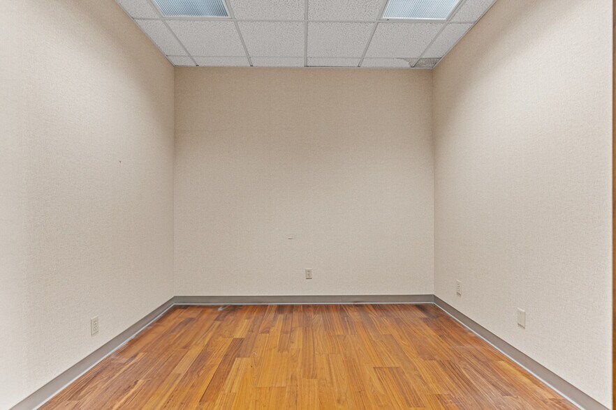 More Photos Of 915 Judson Rd, Longview Office Residential For Sale