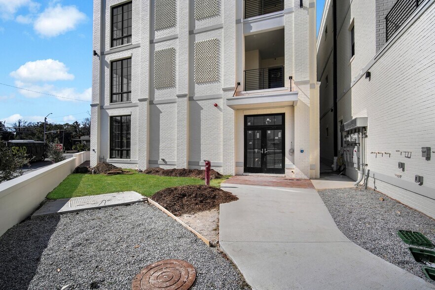 More Photos Of Habersham and 37th Street, Savannah Apartments For Lease