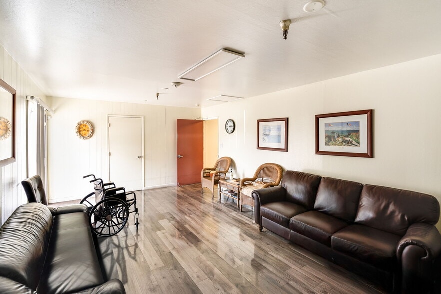 More Photos Of 18905 Standish Ave, Hayward Assisted Living For Sale