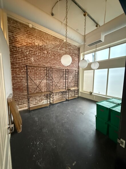 More Photos Of 5836-5838 San Pablo Ave, Emeryville Storefront Retail Residential For Lease