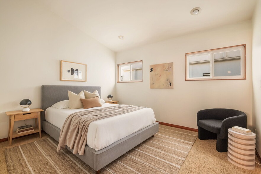 More Photos Of 16 Spinnaker St, Marina Del Rey Multifamily For Sale