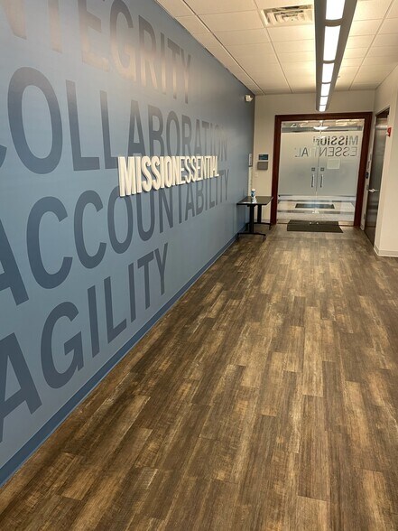 More Photos Of 6525 W Campus Oval, New Albany Office For Lease