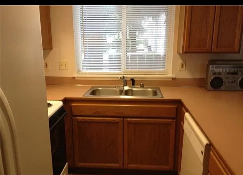 More Photos Of 1019 18th St NE, Auburn Apartments For Sale