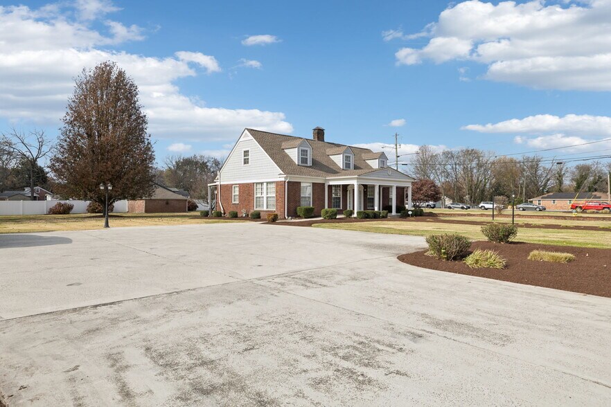 More Photos Of 502 Hazelwood Dr, Smyrna Loft Creative Space For Lease