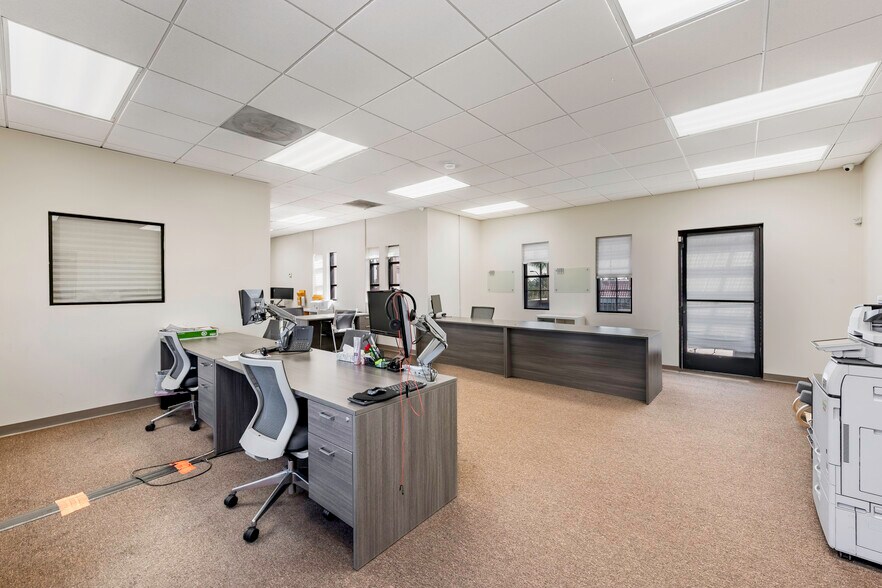 More Photos Of 2227 S Atlantic Blvd, Commerce Loft Creative Space For Lease