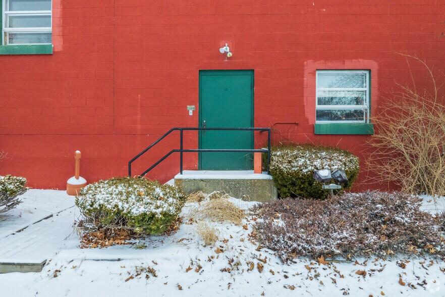 More Photos Of 1 Main St, Shirley Light Distribution For Lease