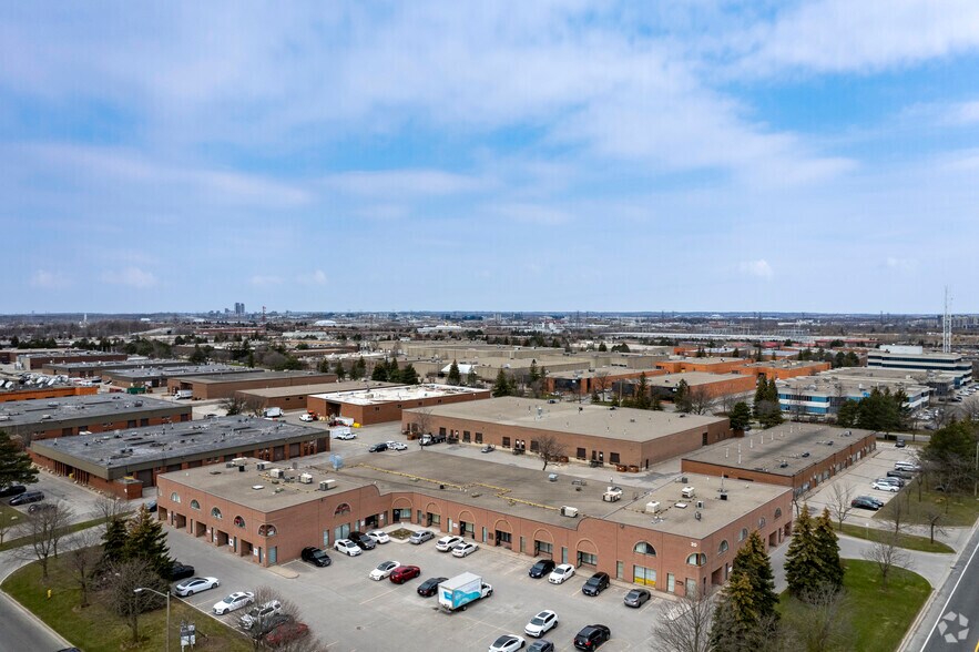More Photos Of 20 Amber St, Markham Warehouse For Lease