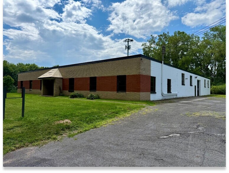 More Photos Of 6677 Moore Rd, Mattydale Light Manufacturing For Lease