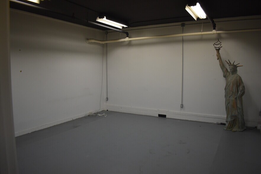 More Photos Of 884 W 2nd St, Ogden Warehouse For Lease