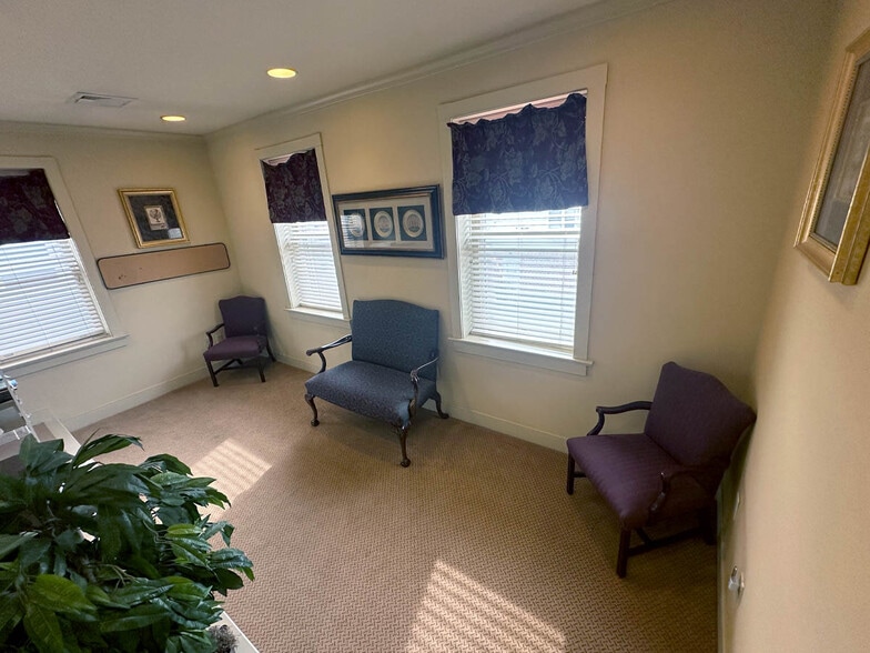 More Photos Of 2011 State St, East Petersburg Medical For Lease